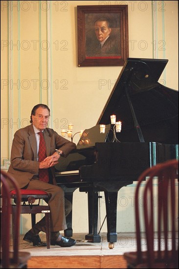 10/00/2001. Count Piotr Cheremetiev, president of the French society of Russian music, at the Sergei Rakhmaninov Russian conservatoire in Paris.