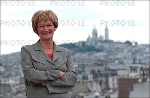 04/00/2002. Nicole Notat is about to leave the leadership of CFDT (French Democratic Work Confederation).