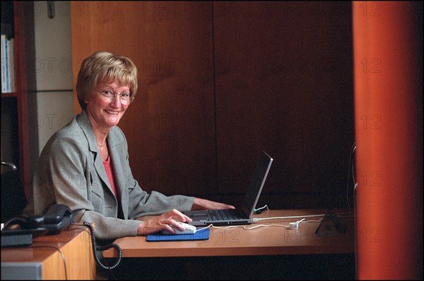 04/00/2002. Nicole Notat is about to leave the leadership of CFDT (French Democratic Work Confederation).