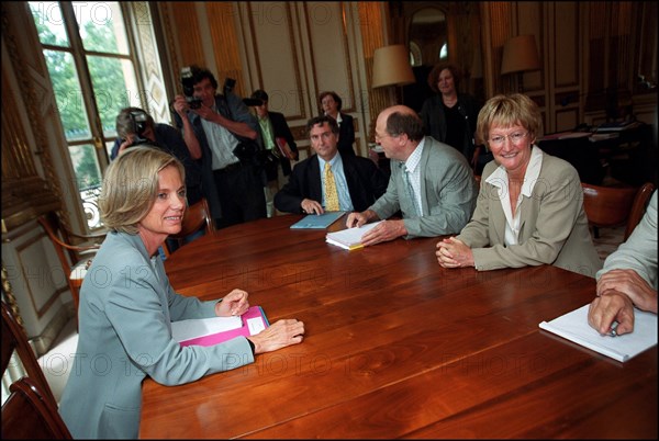 04/00/2002. Nicole Notat is about to leave the leadership of CFDT (French Democratic Work Confederation).