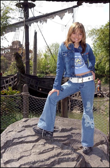 06/00/2002. singer Priscilla at Disneyland Paris