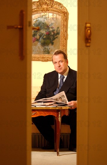 06/14/2002. : Paul-Loup Sulitzer in his hotel room at the Bristol.