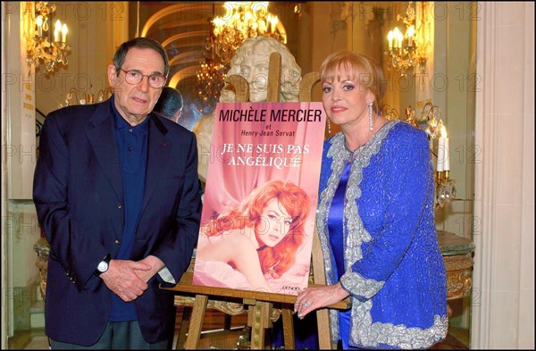 06/27/2002. Michele Mercier presents her book with Henry Jean Servat at the Plaza Athenee.