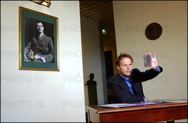 07/01/2002. Actor Charles Berling, stars as Jean Moulin in a tv series, visits Museum of Deportation.