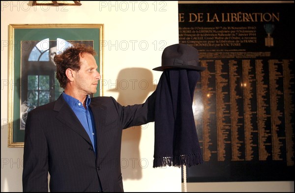 07/01/2002. Actor Charles Berling, stars as Jean Moulin in a tv series, visits Museum of Deportation.