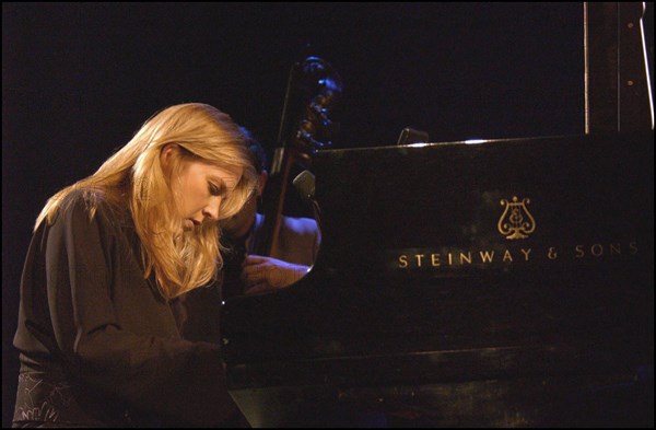 09/13/2002. Concert of Diana Krall at the congress palace of Paris