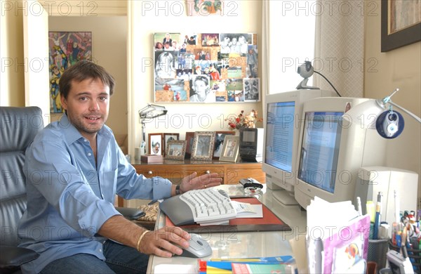 09/30/2002. Romain Sardou at Home, publishes his first novels "Pardonnez nos offenses".