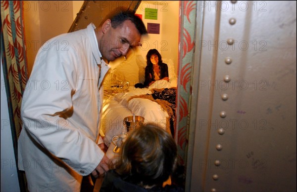 10/05/2002. Sophie Calle during the "Nuit Blanche" in Paris at the Eiffel Tower.