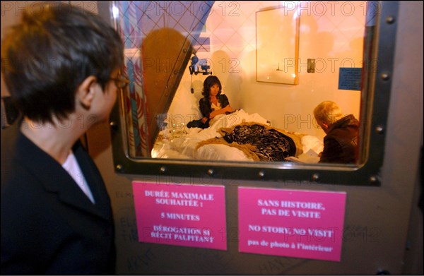 10/05/2002. Sophie Calle during the "Nuit Blanche" in Paris at the Eiffel Tower.