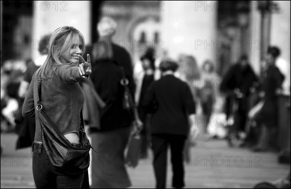 10/00/2002. Close up Rosanna Arquette in Paris.