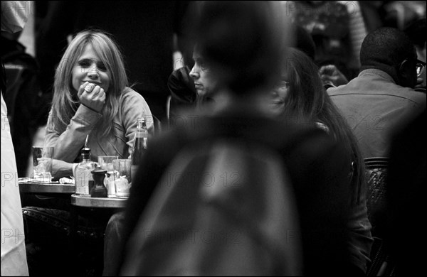 10/00/2002. EXCLUSIVE Close up Rosanna Arquette in Paris.