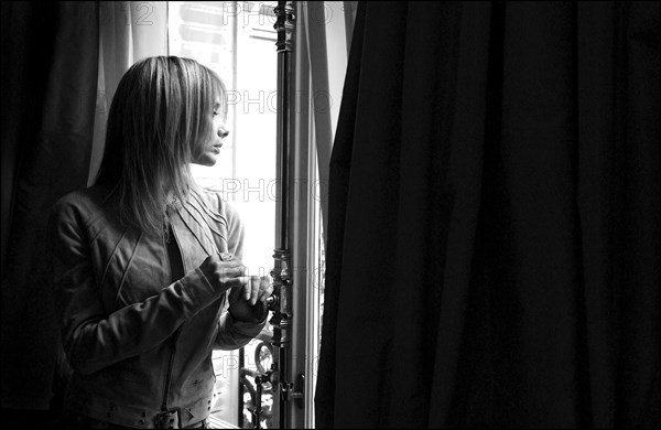 10/00/2002. EXCLUSIVE Close up Rosanna Arquette in Paris.