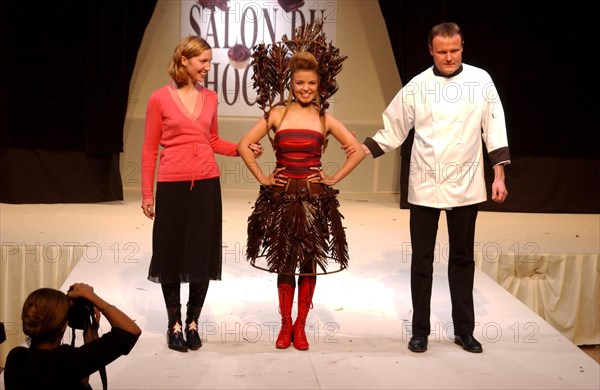 10/30/2002. Chocolate dresses fashion show at "Salon du Chocolat" exhibit in Paris