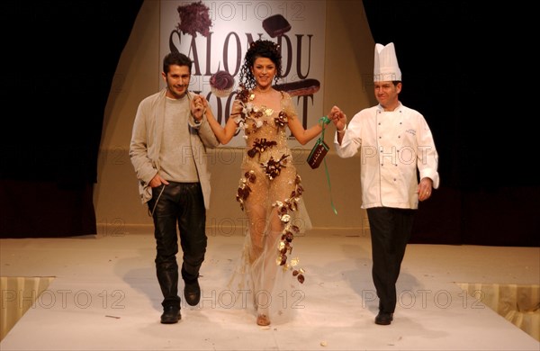 10/30/2002. Chocolate dresses fashion show at "Salon du Chocolat" exhibit in Paris