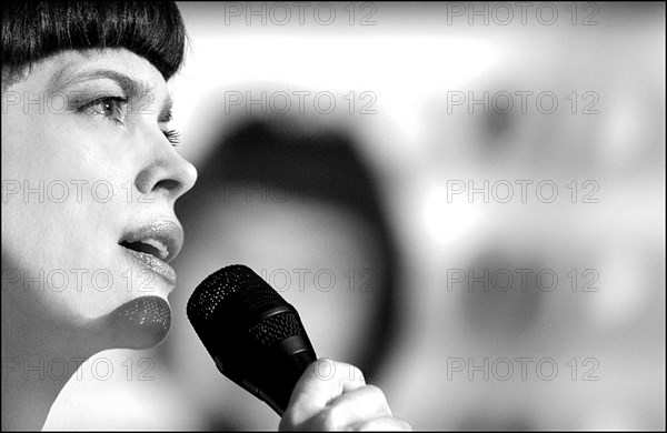 11/00/2002.  French singer Mireille Mathieu returns on the musical scene with a new CD and tour in France and Europe.