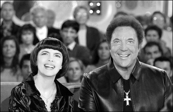 11/00/2002. French singer Mireille Mathieu returns on the musical scene with a new CD and tour in France and Europe.