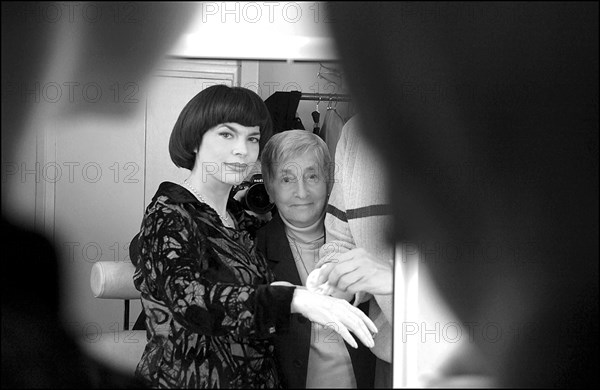 11/00/2002.  French singer Mireille Mathieu returns on the musical scene with a new CD and tour in France and Europe.