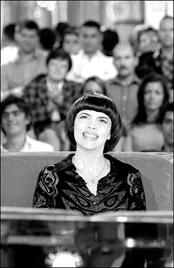 11/00/2002.  French singer Mireille Mathieu returns on the musical scene with a new CD and tour in France and Europe.