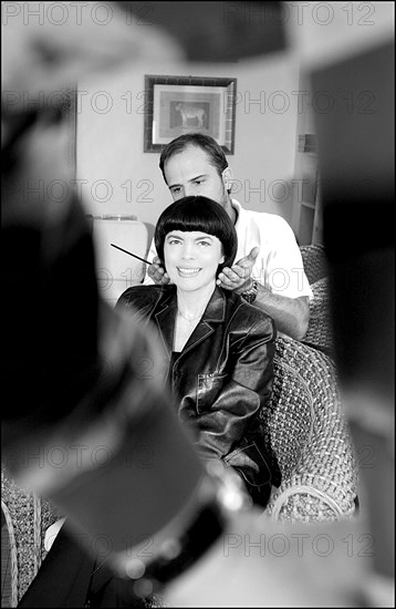 11/00/2002.  French singer Mireille Mathieu returns on the musical scene with a new CD and tour in France and Europe.