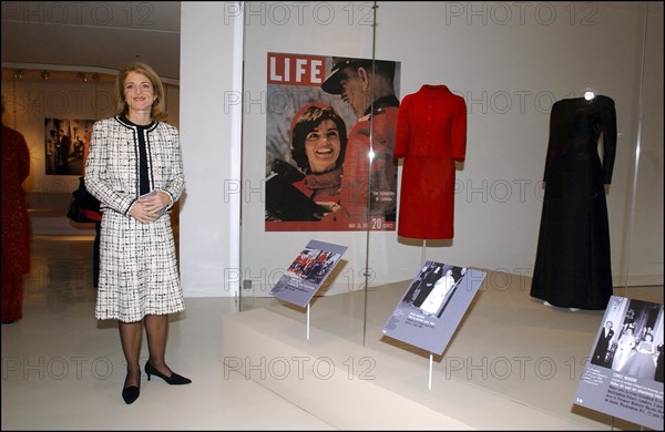 11/18/2002. Caroline Kennedy inaugurates the exhibition "Jackie Kennedy, les annees Maison Blanche" in Paris