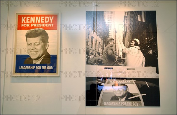 11/18/2002. Caroline Kennedy inaugurates the exhibition "Jackie Kennedy, les annees Maison Blanche" in Paris