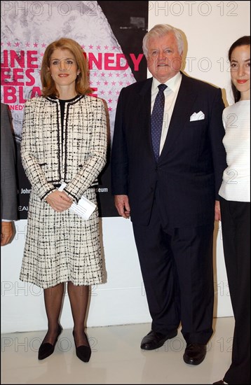 11/18/2002. Caroline Kennedy inaugurates the exhibition "Jackie Kennedy, les annees Maison Blanche" in Paris