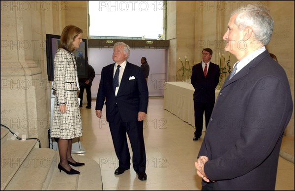 11/18/2002. Caroline Kennedy inaugurates the exhibition "Jackie Kennedy, les annees Maison Blanche" in Paris