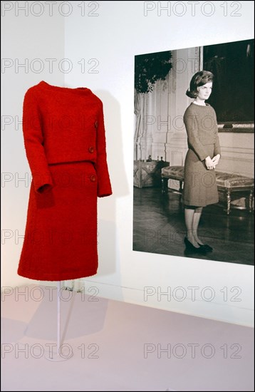 11/18/2002. Caroline Kennedy inaugurates the exhibition "Jackie Kennedy, les annees Maison Blanche" in Paris