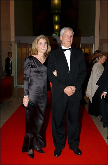 11/18/2002. Caroline Kennedy inaugurates the exhibition "Jackie Kennedy, les annees Maison Blanche" in Paris (30).