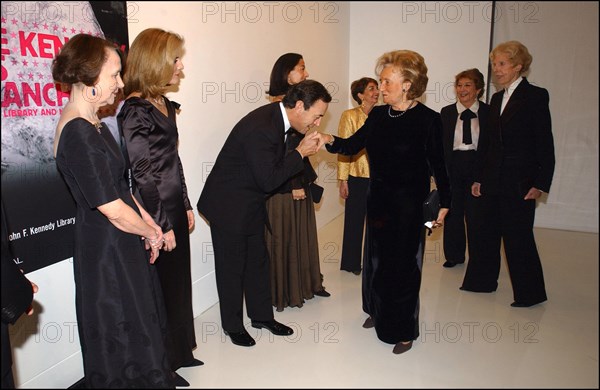 11/18/2002. Caroline Kennedy inaugurates the exhibition "Jackie Kennedy, les annees Maison Blanche" in Paris (30).