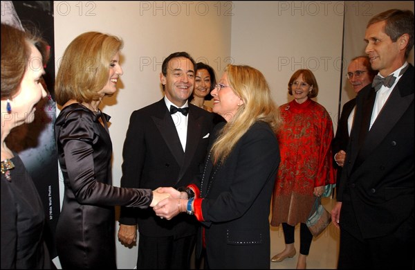 11/18/2002. Caroline Kennedy inaugurates the exhibition "Jackie Kennedy, les annees Maison Blanche" in Paris (30).