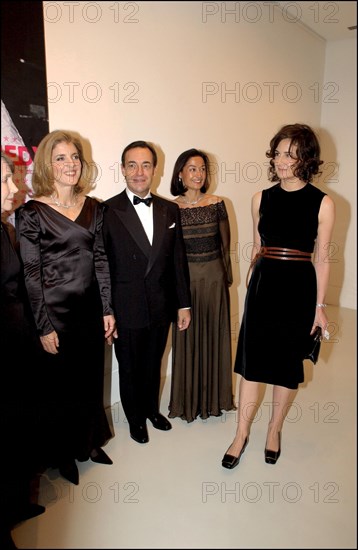 11/18/2002. Caroline Kennedy inaugurates the exhibition "Jackie Kennedy, les annees Maison Blanche" in Paris (30).