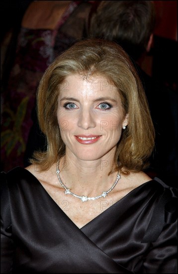 11/18/2002. Caroline Kennedy inaugurates the exhibition "Jackie Kennedy, les annees Maison Blanche" in Paris (30).