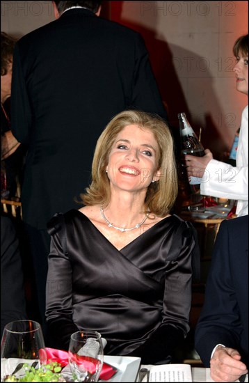 11/18/2002. Caroline Kennedy inaugurates the exhibition "Jackie Kennedy, les annees Maison Blanche" in Paris (30).