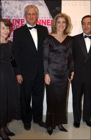 11/18/2002. Caroline Kennedy inaugurates the exhibition "Jackie Kennedy, les annees Maison Blanche" in Paris (30).