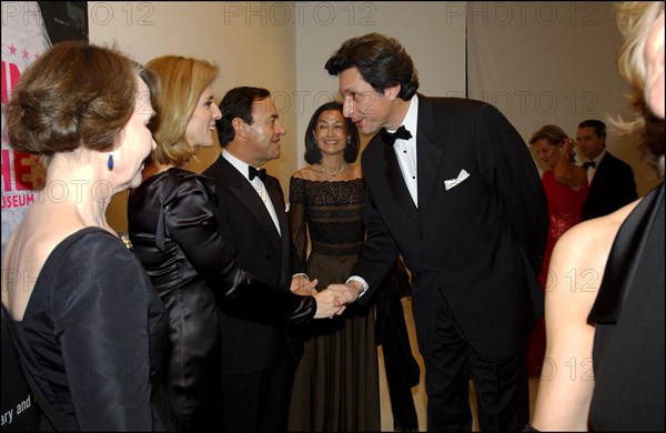 11/18/2002. Caroline Kennedy inaugurates the exhibition "Jackie Kennedy, les annees Maison Blanche" in Paris (30).