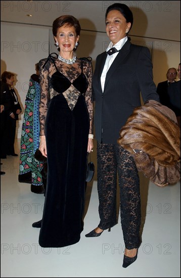 11/18/2002. Caroline Kennedy inaugurates the exhibition "Jackie Kennedy, les annees Maison Blanche" in Paris (30).