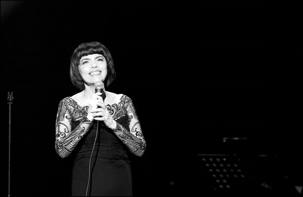 11/20/2002. EXCLUSIVE. Famous French singer Mireille Mathieu on stage and backstage at the Olympia