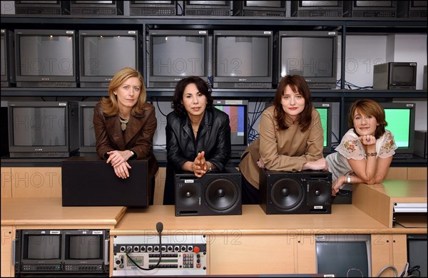 12/00/2002. Female French TV producers.