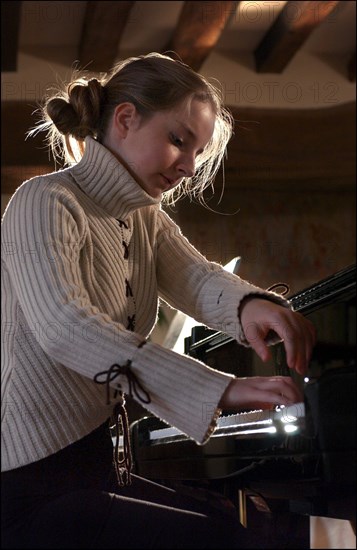01/14/2003.  14-year Pianist wunderkind Lise de la Salle EXCLUSIVE
