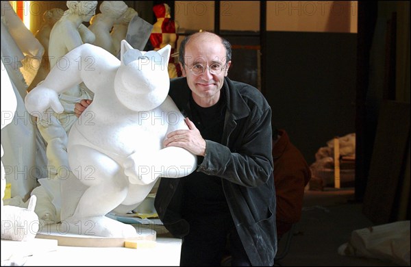 10/24/2003. Belgian cartoonist and TV host Phillipe Geluck's art exhibit at the Beaux-Arts, Paris : a first for any comic strip artist.