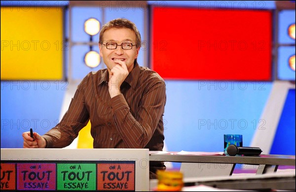 11/10/2003. Tv show "On a tout essaye" with Laurent Ruquier.