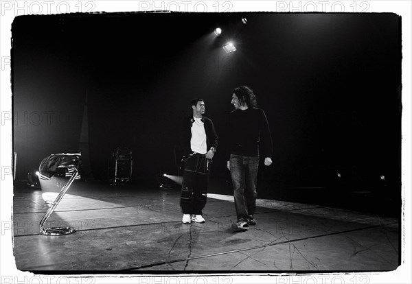 12/00/2003.  On tour with Jamel Debbouze...