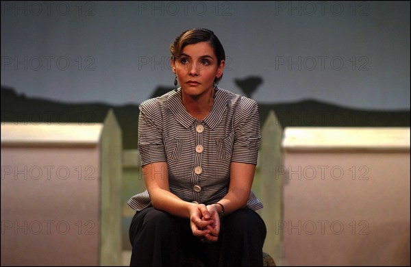 02/03/2004. Clotilde Courau on stage of "La profession de Madame Warren" , a play by George Bernard Shaw