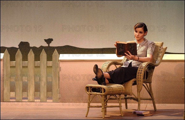 02/03/2004. Clotilde Courau on stage of "La profession de Madame Warren" , a play by George Bernard Shaw