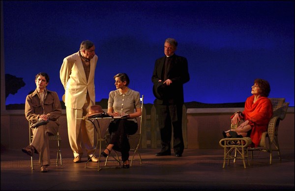 02/03/2004. Clotilde Courau on stage of "La profession de Madame Warren" , a play by George Bernard Shaw