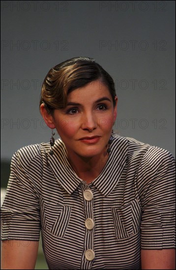 02/03/2004. Clotilde Courau on stage of "La profession de Madame Warren" , a play by George Bernard Shaw