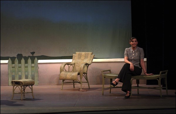 02/03/2004. Clotilde Courau on stage of "La profession de Madame Warren" , a play by George Bernard Shaw