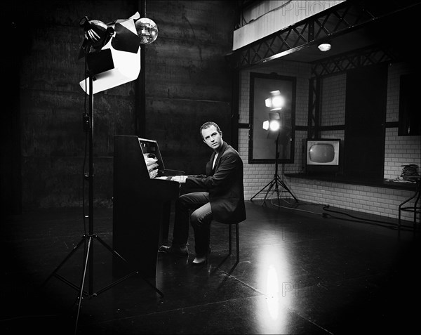 03/00/2004.  Close-up of French singer Calogero;