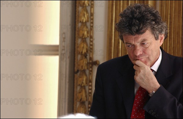 04/01/2004. EXCLUSIVE Jean-Louis Borloo, the fisrt day of the new Minister for Employment, Labor and Social Cohesion.